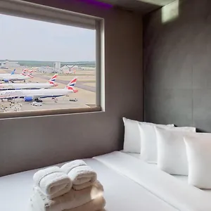 Bloc London Gatwick Airport Hotell
